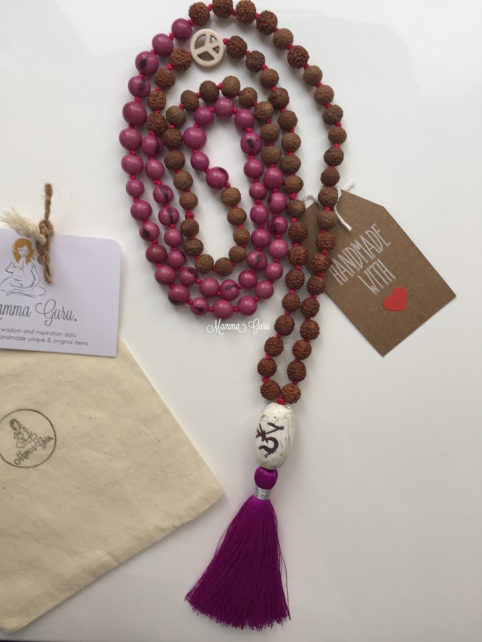 Mamma Guru: Collana Mala 108 grani Semi di Acai, Semi di Rudraska, Semi di Raktu, Howlite, Conch Shell