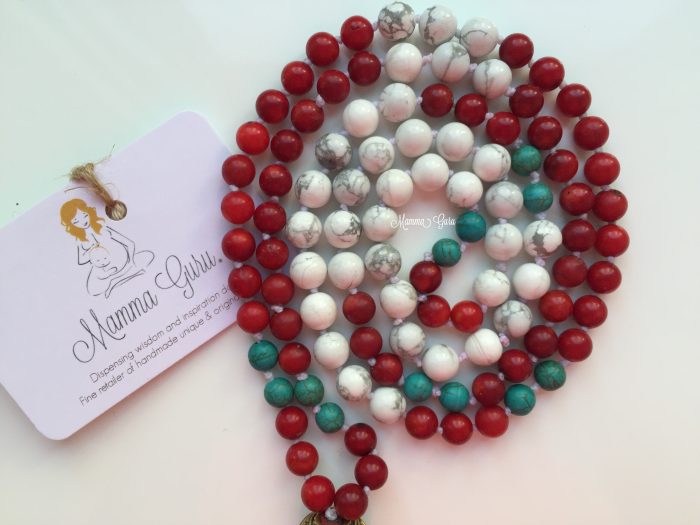 Collana Mala con Om pendente Tibetano, Agata, Corallo Rosso, Howlite