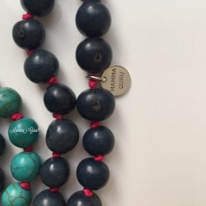 Collana Mala con Om con Lapislazzuli, Turchesi, Corallo, semi di Acai, Howlite, Argento Indiano