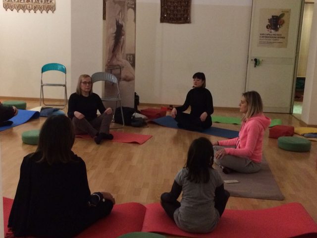 Yoga all'evento Aveda di Bell'essere a Bari