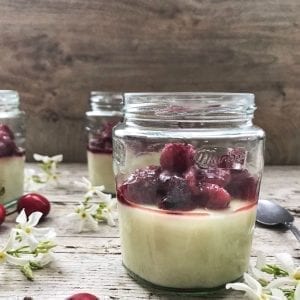 Panna cotta con Coulis di ciliegie