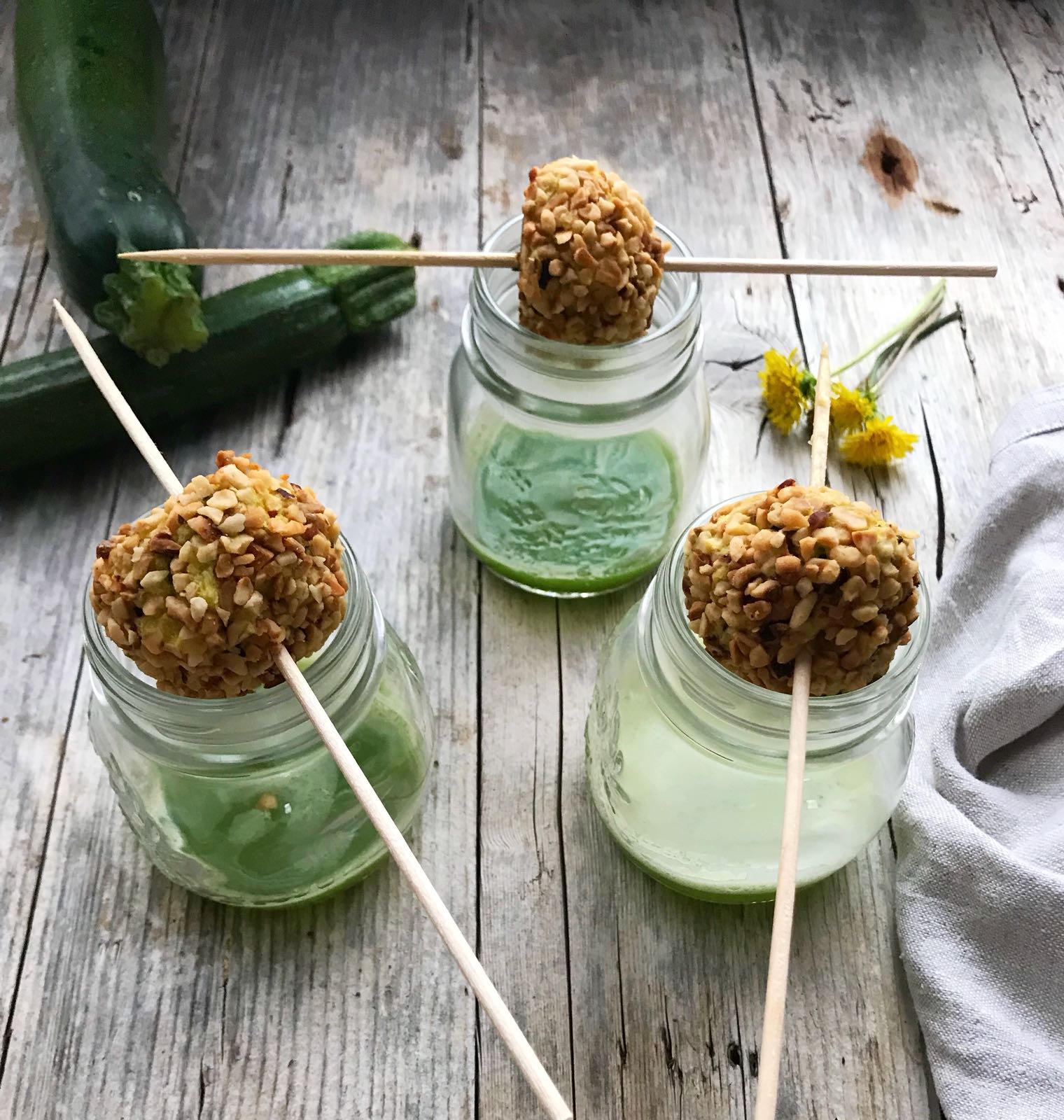 Ricetta Apericena Polpette Zucchine Menta e Nocciole